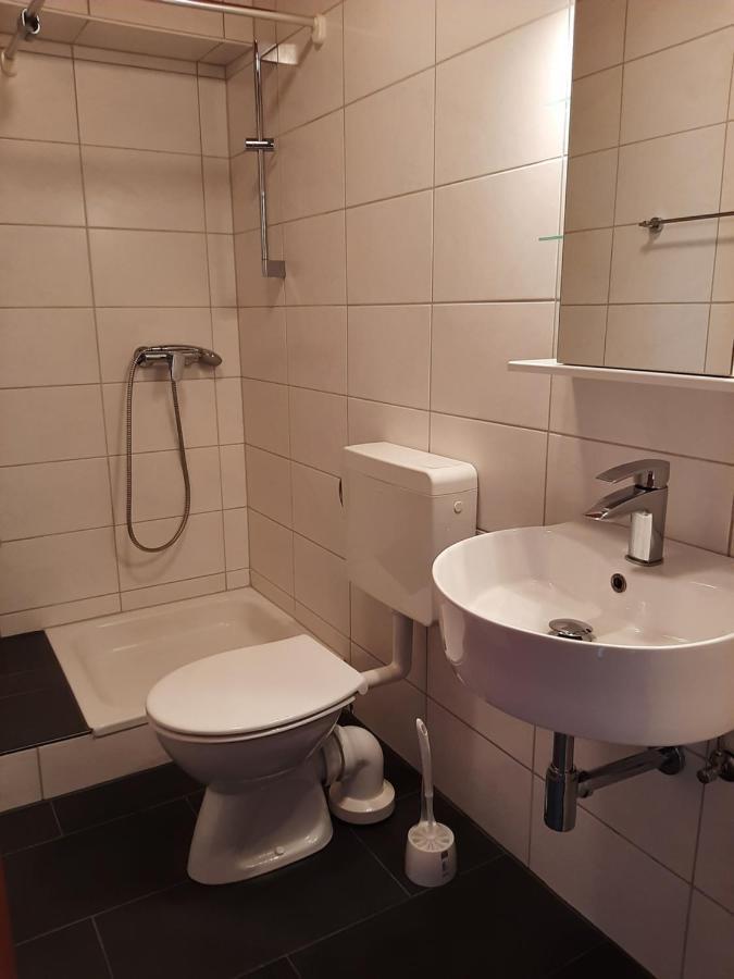 Moderne Wohnung Im Grunen Mit Schoner Terasse Tettnang Exterior foto